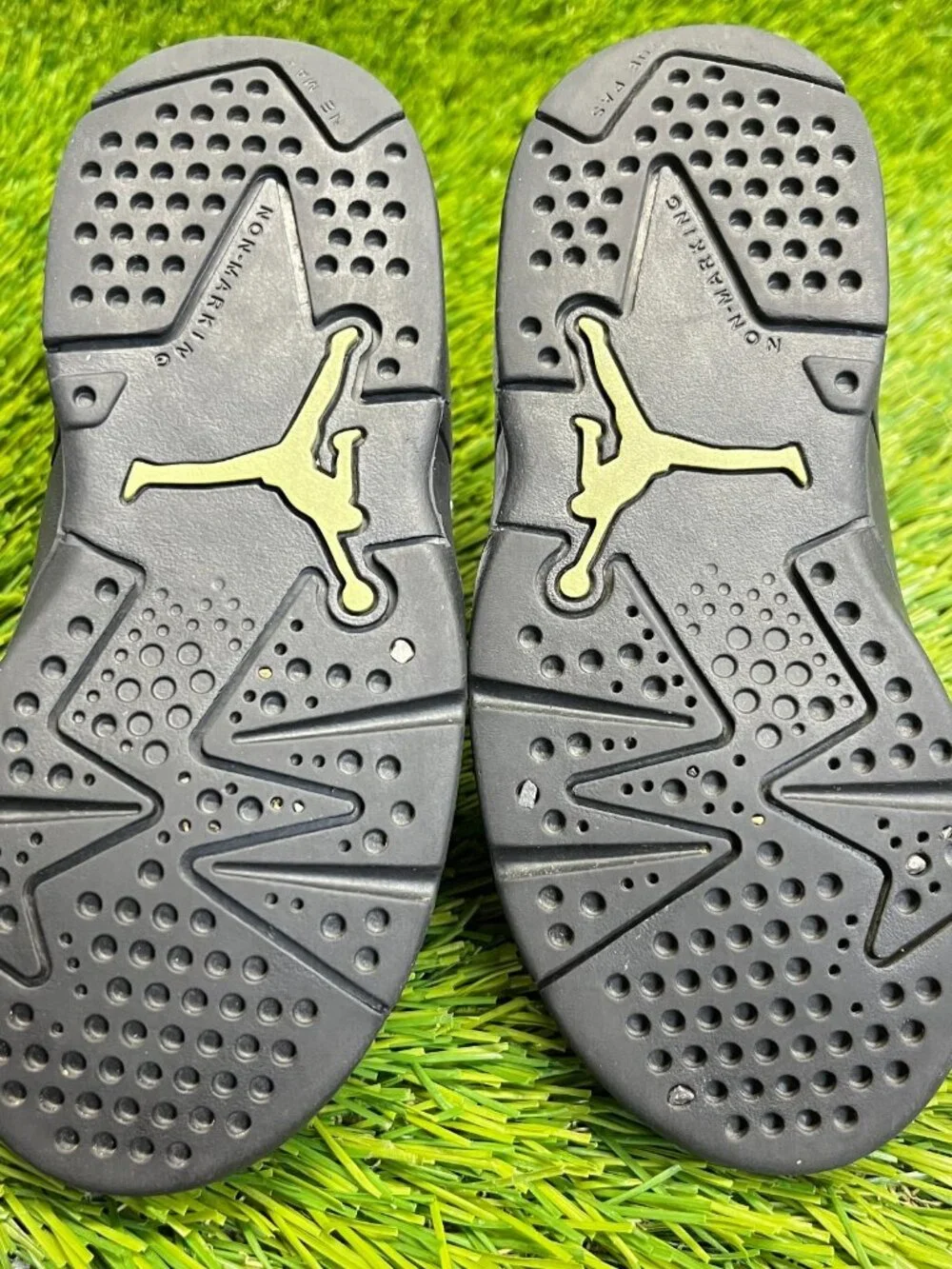 Nike Air Jordan 6 Retro Boys Size 9C White Black Athletic Leather Shoes Sneakers